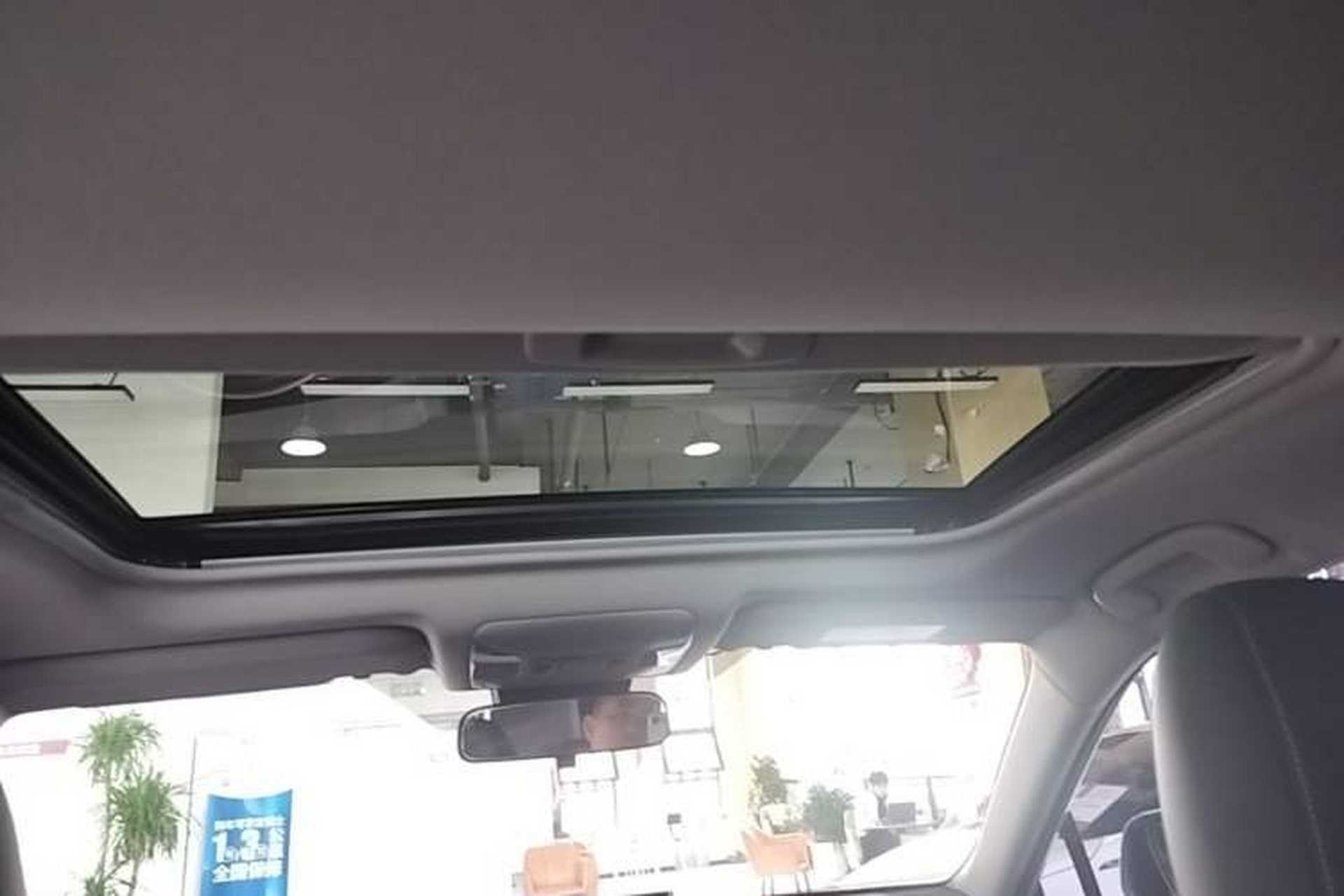 Used Toyota RAV4 2022 2.0L CVT Two-Wheel Drive Fashion Edition Headliner