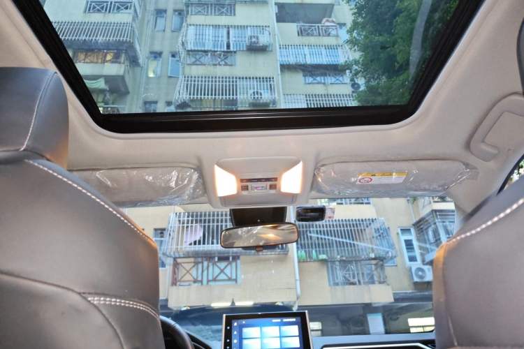 Used Toyota RAV4 2022 2.0L CVT Two-Wheel Drive Fashion Plus Edition Headliner