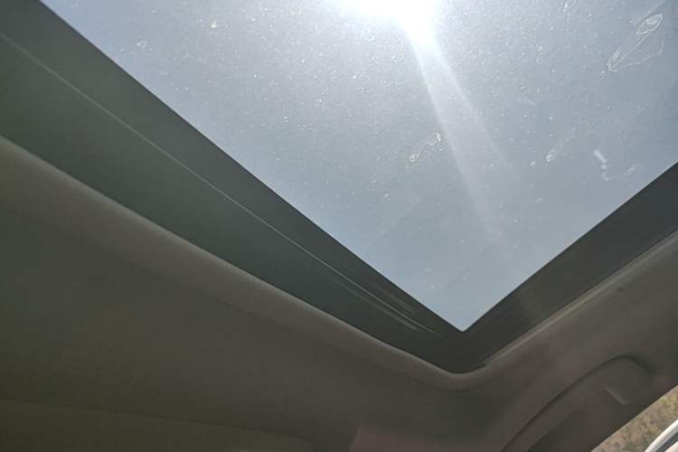 Used Toyota RAV4 2022 Dual-Engine 2.5L E-CVT Two-Wheel Drive Elite Edition Headliner