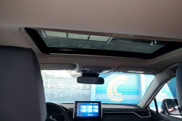 Used Toyota RAV4 2022 2.0L CVT Two-Wheel Drive Fashion Edition Headliner