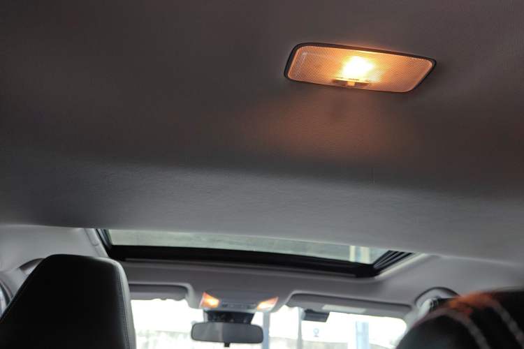 Used Toyota RAV4 2022 2.0L CVT Two-Wheel Drive Fashion Edition Headliner