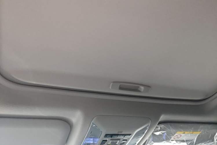 Used Toyota RAV4 2022 2.0L CVT 4x4 Style Plus Edition Headliner