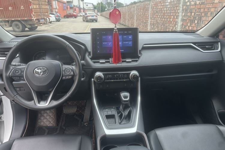 Used Toyota RAV4 2022 2.0L CVT Two-Wheel Drive Fashion Plus Edition Interior 1