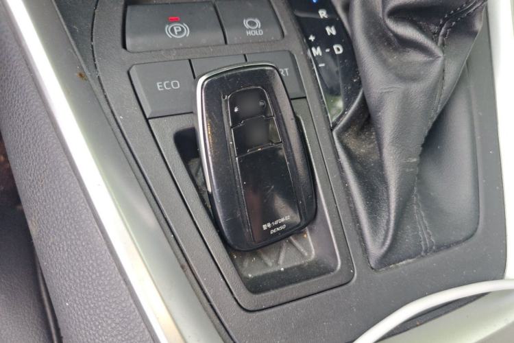 Used Toyota RAV4 2022 2.0L CVT Two-Wheel Drive Fashion Plus Edition Interior 1