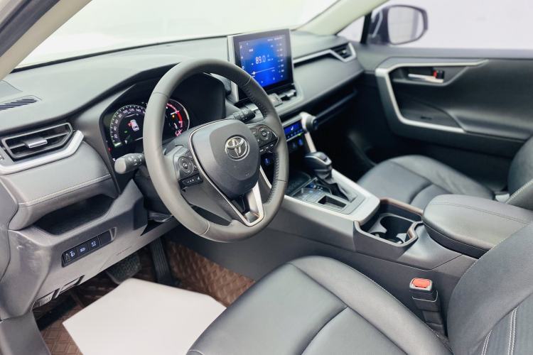 Used Toyota RAV4 2022 2.0L CVT Two-Wheel Drive Fashion Plus Edition Interior 1