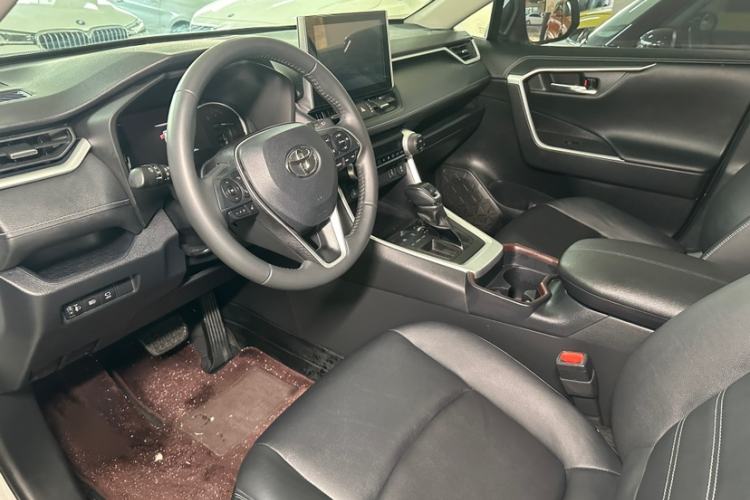 Used Toyota RAV4 2022 2.0L CVT Two-Wheel Drive Fashion Plus Edition Interior 10