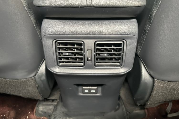 Used Toyota RAV4 2022 2.0L CVT Two-Wheel Drive Fashion Plus Edition Interior 12