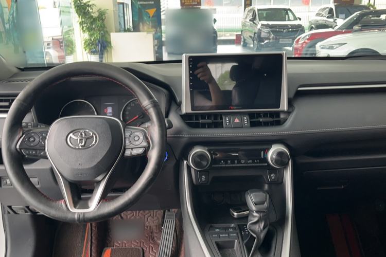 Used Toyota RAV4 2022 2.0L CVT Two-Wheel Drive Urban Edition Interior 3