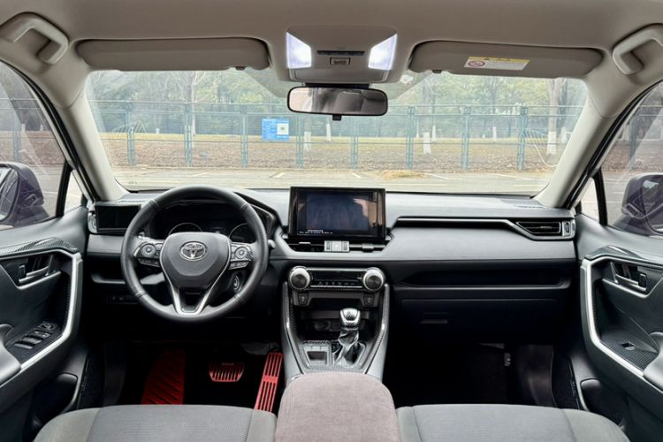 Used Toyota RAV4 2022 2.0L CVT Two-Wheel Drive Urban Edition Interior 3