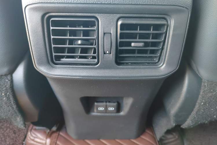 Used Toyota RAV4 2022 2.0L CVT Two-Wheel Drive Fashion Plus Edition Interior 8