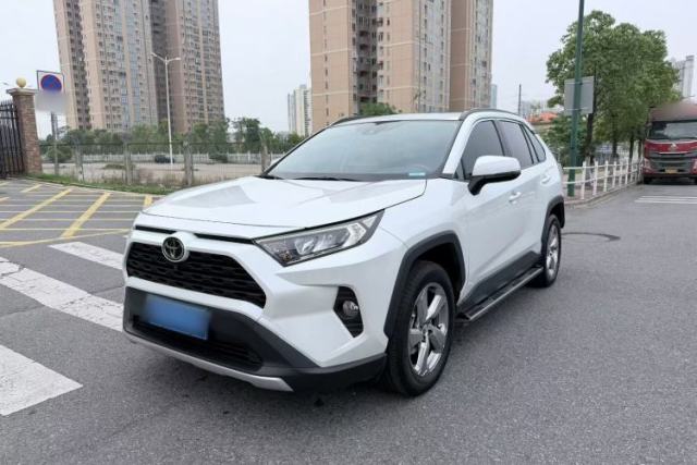 Used Toyota RAV4 2022 2.0L CVT Two-Wheel Drive Fashion Edition