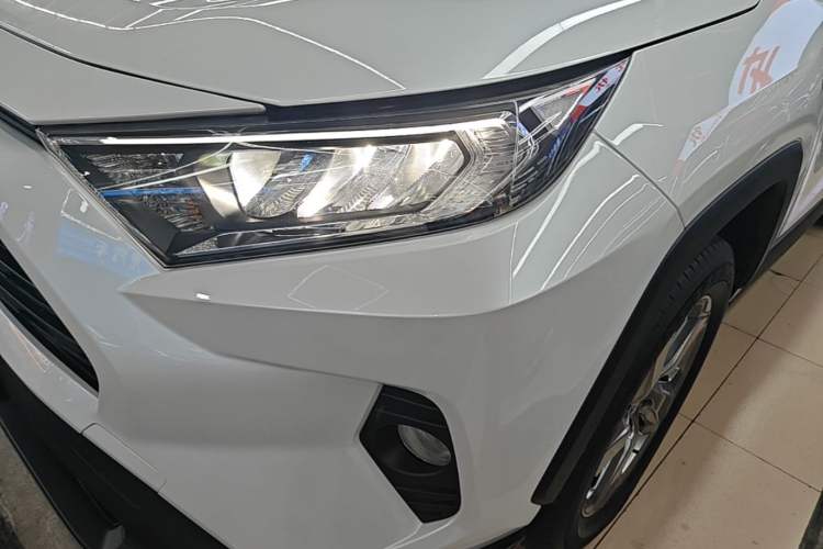 Used Toyota RAV4 2022 Dual-Engine 2.5L E-CVT Two-Wheel Drive Elite Edition Left Front Headlight