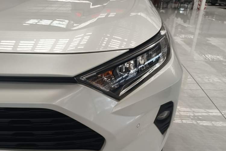 Used Toyota RAV4 2022 Dual-Engine 2.5L E-CVT Two-Wheel Drive Elite Edition Left Front Headlight
