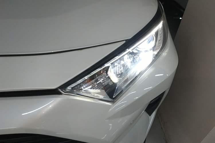 Used Toyota RAV4 2022 Dual-Engine 2.5L E-CVT Four-Wheel Drive Elite Plus Edition Left Front Headlight