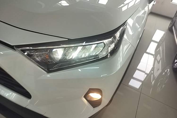 Used Toyota RAV4 2022 2.0L CVT Two-Wheel Drive Fashion Edition Left Front Headlight