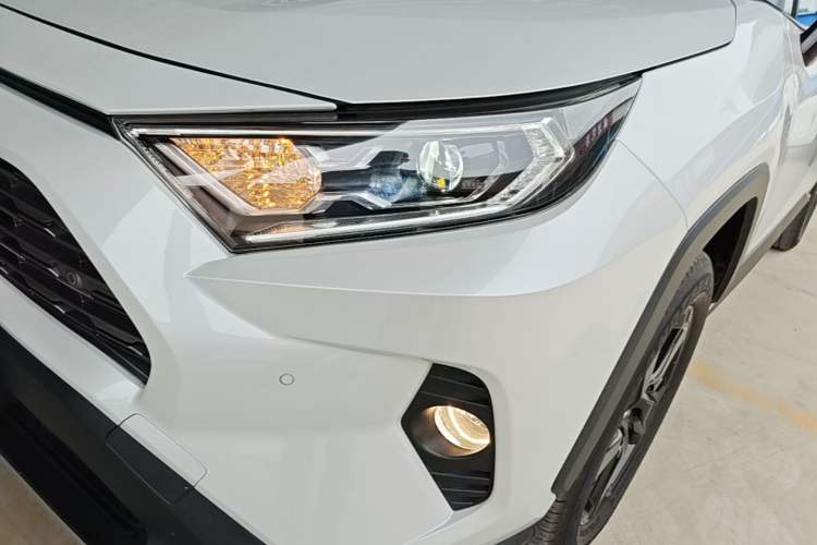 Used Toyota RAV4 2022 Dual-Engine 2.5L E-CVT Four-Wheel Drive Flagship Edition Left Front Headlight
