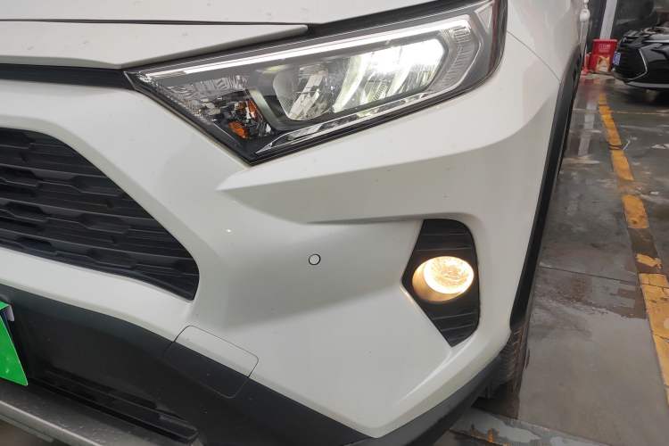 Used Toyota RAV4 2022 2.0L CVT 4x4 Fashion Edition Left Front Headlight