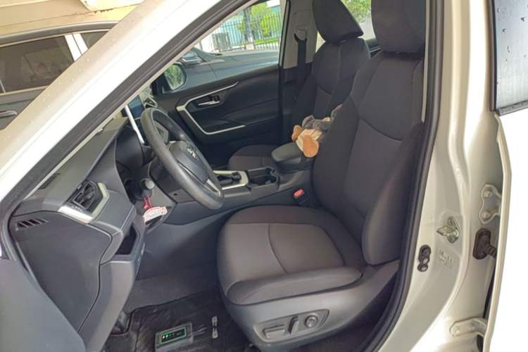 Used Toyota RAV4 2022 2.0L CVT Two-Wheel Drive Fashion Edition Left Front Seat