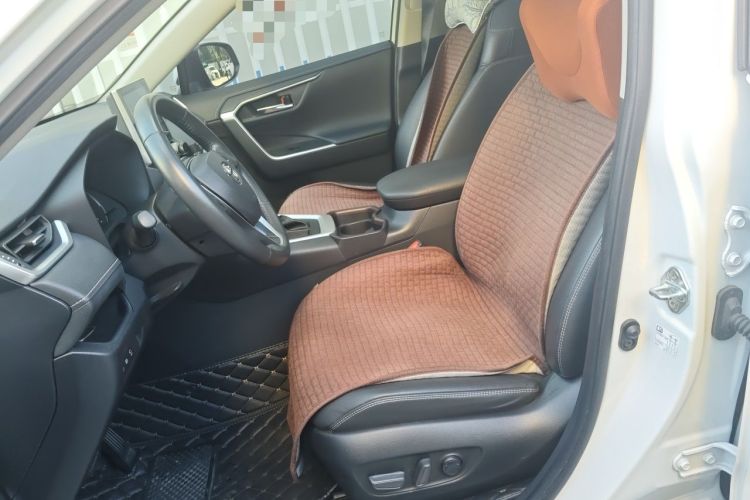 Used Toyota RAV4 2022 2.0L CVT Two-Wheel Drive Fashion Plus Edition Left Front Seat