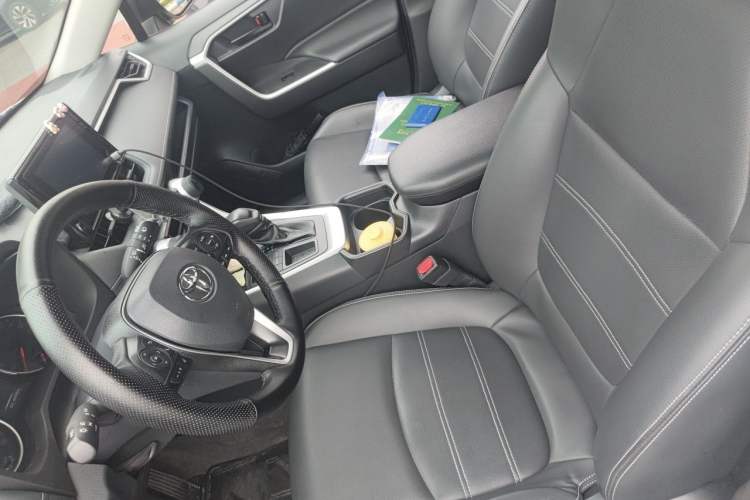 Used Toyota RAV4 2022 2.0L CVT Two-Wheel Drive Urban Edition Left Front Seat