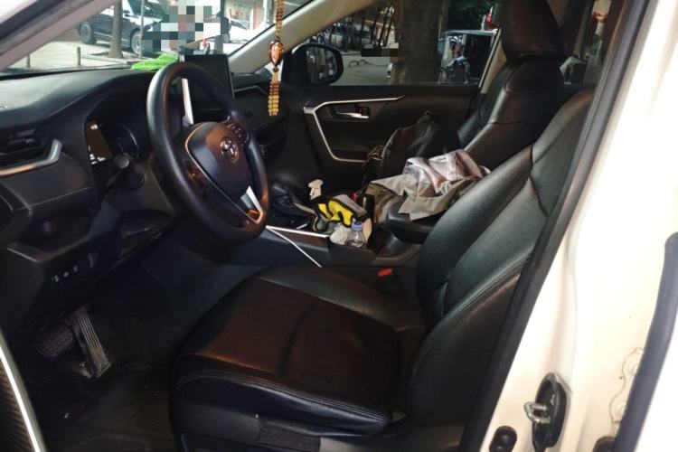 Used Toyota RAV4 2022 Dual-Engine 2.5L E-CVT Two-Wheel Drive Elite Edition Left Front Seat