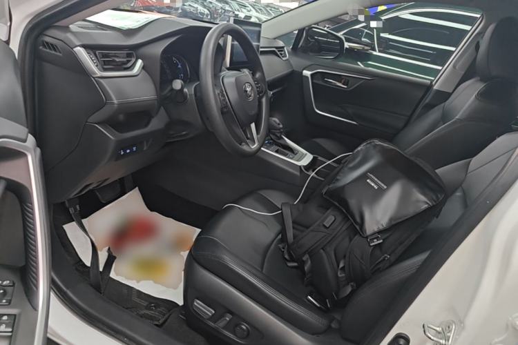 Used Toyota RAV4 2022 Dual-Engine 2.5L E-CVT Two-Wheel Drive Elite Edition Left Front Seat