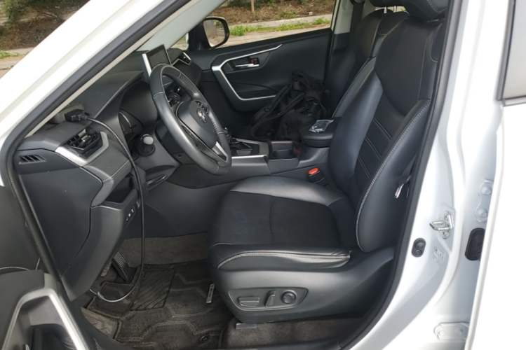 Used Toyota RAV4 2022 2.0L CVT Two-Wheel Drive Fashion Plus Edition Left Front Seat