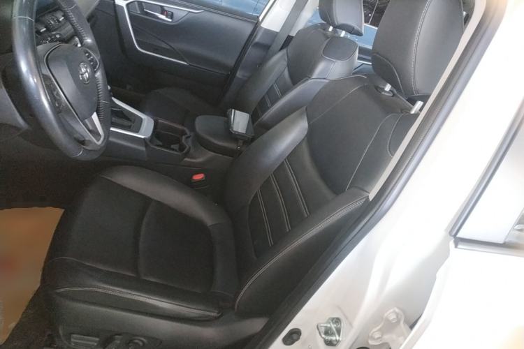 Used Toyota RAV4 2022 2.0L CVT Two-Wheel Drive Fashion Plus Edition Left Front Seat