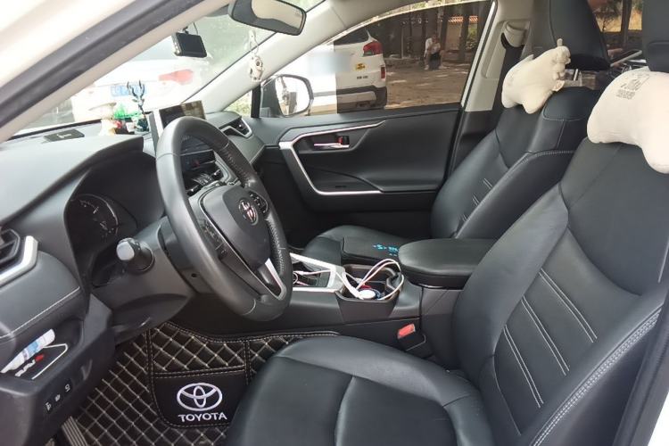 Used Toyota RAV4 2022 2.0L CVT Two-Wheel Drive Fashion Plus Edition Left Front Seat