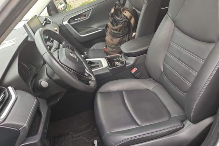 Used Toyota RAV4 2022 2.0L CVT Two-Wheel Drive Fashion Plus Edition Left Front Seat