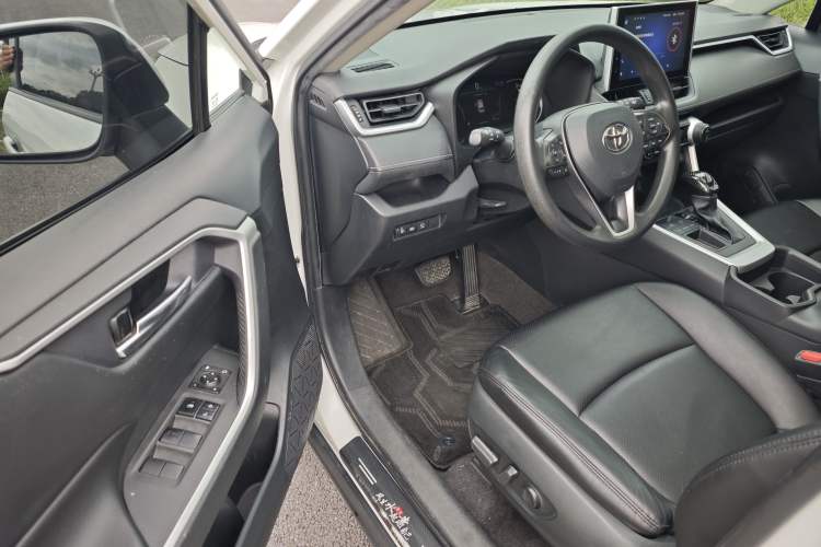 Used Toyota RAV4 2022 2.0L CVT Two-Wheel Drive Fashion Edition Left Front Seat