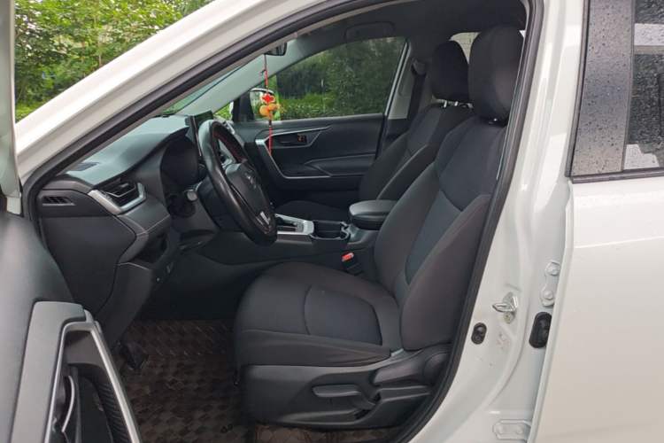 Used Toyota RAV4 2022 2.0L CVT Two-Wheel Drive Urban Edition Left Front Seat