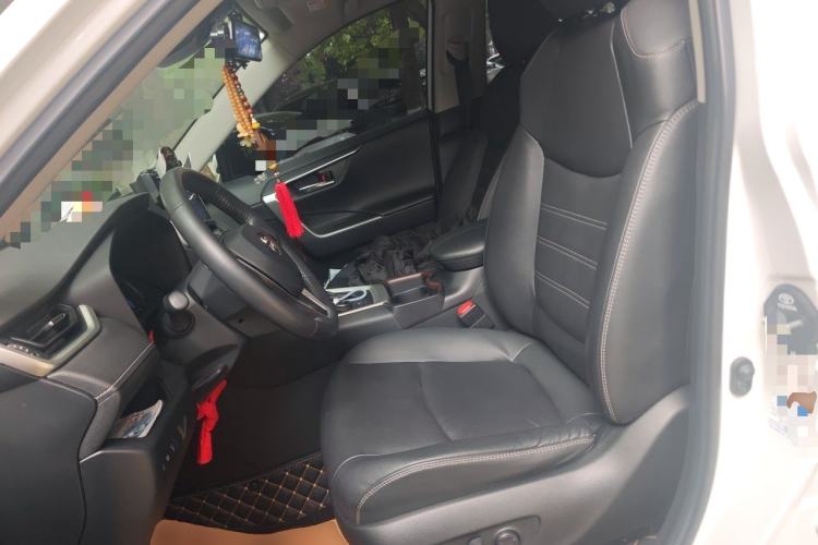 Used Toyota RAV4 2022 Dual-Engine 2.5L E-CVT Four-Wheel Drive Elite Plus Edition Left Front Seat