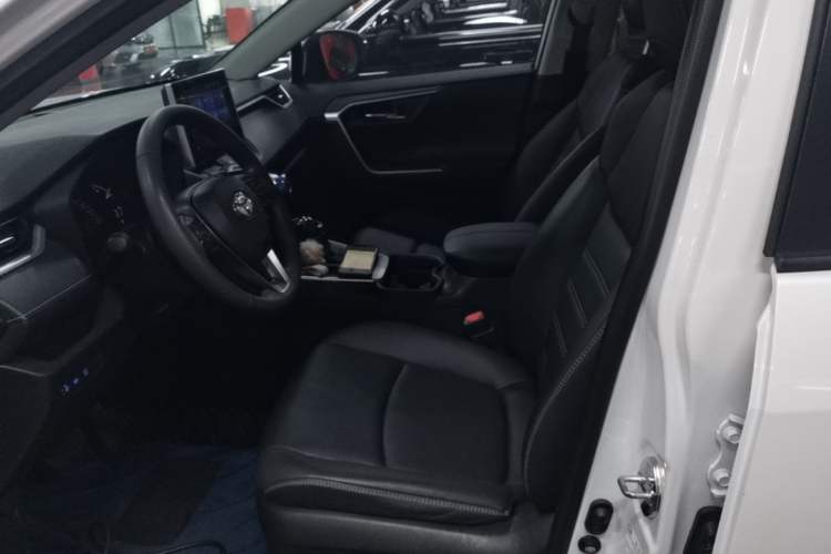 Used Toyota RAV4 2022 2.0L CVT Two-Wheel Drive Fashion Plus Edition Left Front Seat
