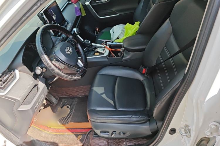 Used Toyota RAV4 2022 2.0L CVT Two-Wheel Drive Fashion Plus Edition Left Front Seat