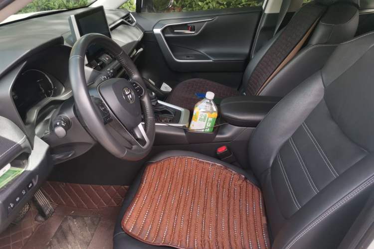 Used Toyota RAV4 2022 2.0L CVT Two-Wheel Drive Fashion Plus Edition Left Front Seat