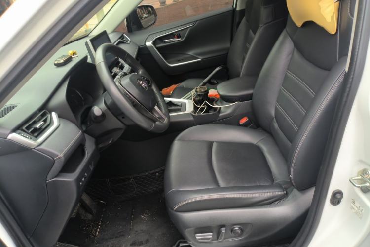 Used Toyota RAV4 2022 2.0L CVT Two-Wheel Drive Fashion Plus Edition Left Front Seat