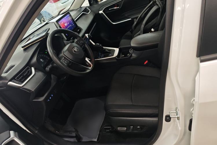 Used Toyota RAV4 2022 Dual-Engine 2.5L E-CVT Two-Wheel Drive Elite Edition Left Front Seat