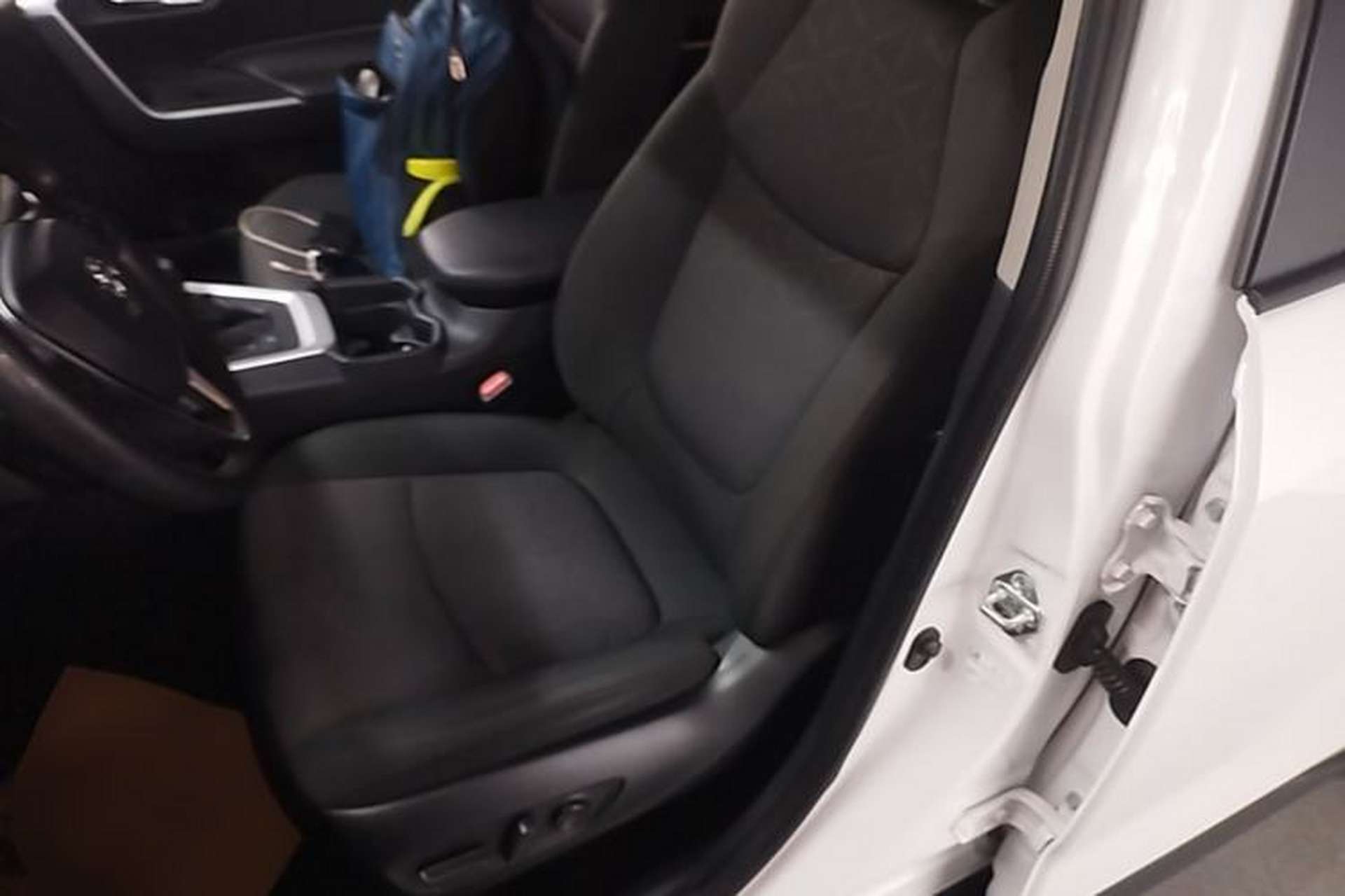 Used Toyota RAV4 2022 Dual-Engine 2.5L E-CVT Two-Wheel Drive Elite Edition Left Front Seat