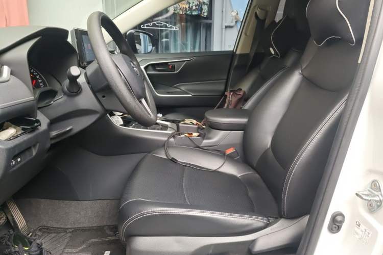 Used Toyota RAV4 2022 2.0L CVT Two-Wheel Drive Urban Edition Left Front Seat