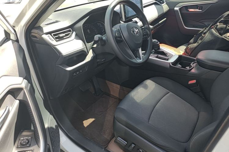 Used Toyota RAV4 2022 Dual-Engine 2.5L E-CVT Two-Wheel Drive Elite Edition Left Front Seat