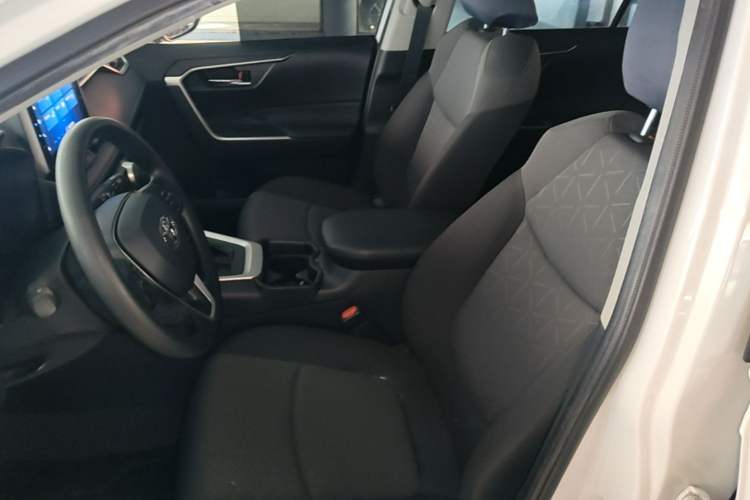 Used Toyota RAV4 2022 2.0L CVT Two-Wheel Drive Fashion Edition Left Front Seat
