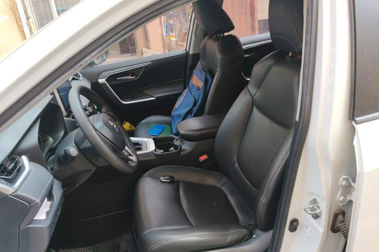 Used Toyota RAV4 2022 2.0L CVT Two-Wheel Drive Fashion Edition Left Front Seat