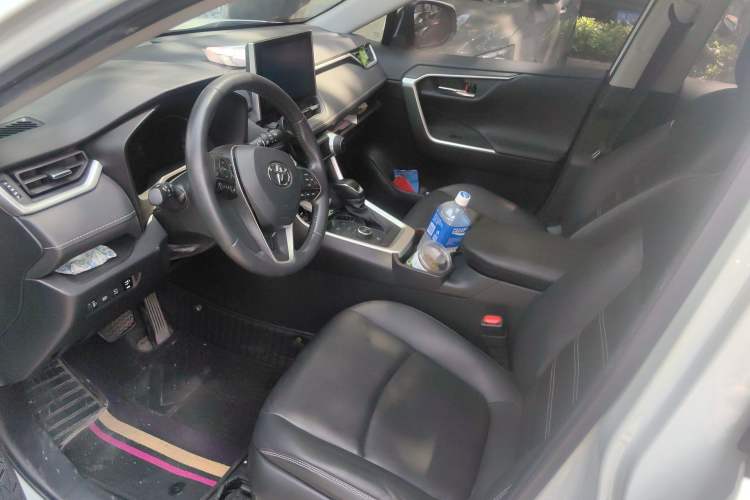 Used Toyota RAV4 2022 Dual-Engine 2.5L E-CVT Four-Wheel Drive Elite Plus Edition Left Front Seat