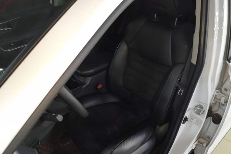 Used Toyota RAV4 2022 2.0L CVT Two-Wheel Drive Fashion Edition Left Front Seat