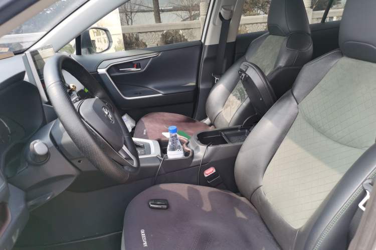 Used Toyota RAV4 2022 2.0L CVT Four-Wheel Drive Premium Edition Left Front Seat