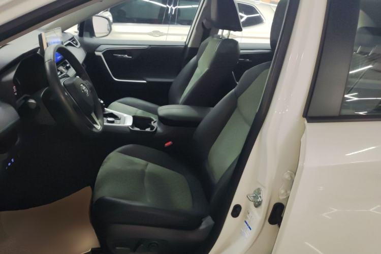 Used Toyota RAV4 2022 2.0L CVT Four-Wheel Drive Premium Edition Left Front Seat