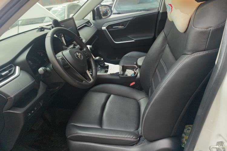 Used Toyota RAV4 2022 2.0L CVT Two-Wheel Drive Fashion Plus Edition Left Front Seat