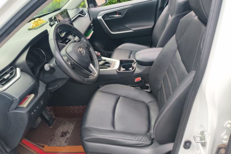 Used Toyota RAV4 2022 2.0L CVT Two-Wheel Drive Fashion Plus Edition Left Front Seat