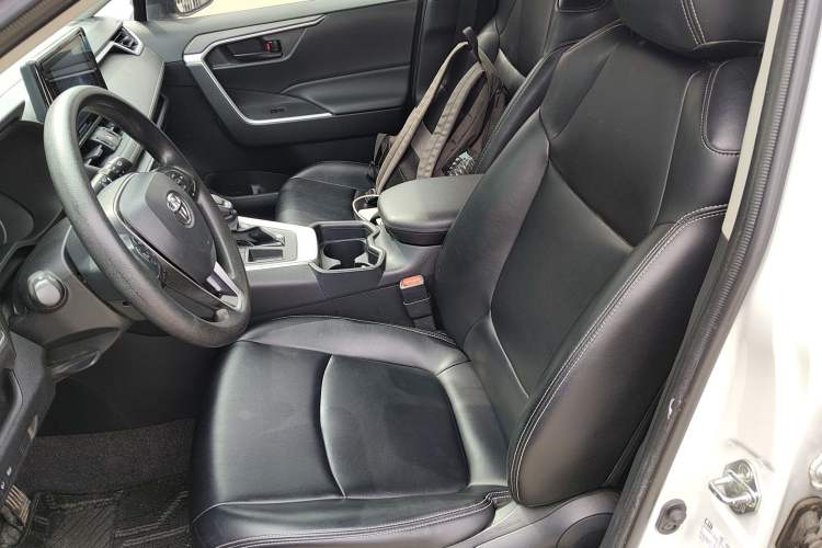 Used Toyota RAV4 2022 2.0L CVT Two-Wheel Drive Urban Edition Left Front Seat